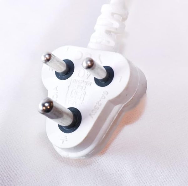 Swarg Homes (Black/White) 4+1 Power Strip with Master Switch, 4 Universal Sockets Extension Board, 6AMP Output, 240 Volts, 4 Meter Cord Length, Power Indicator - Image 3
