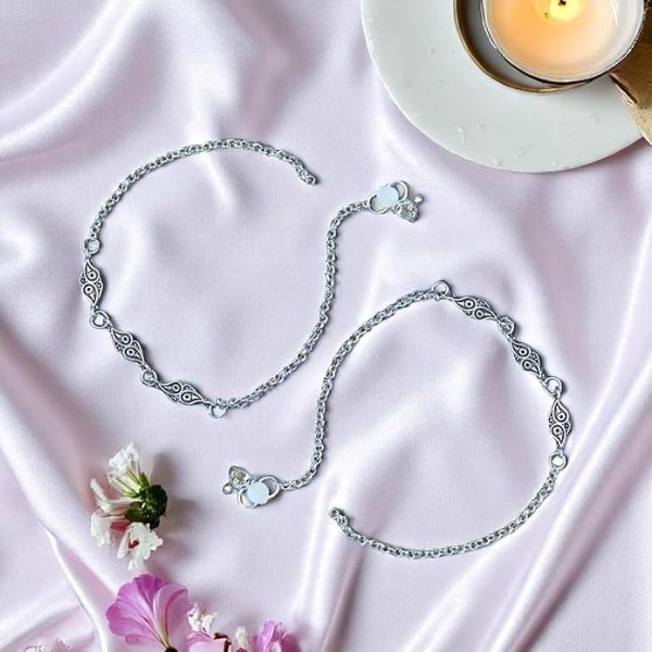 ACCESSHER Silver Plated Anklet Set with Ghungroos | Oxidised Leaf- Design Payal/Legchain/Foot Jewellery | Modern & Traditional Accessories Gift for Women & Girls (Design 1) - Image 4