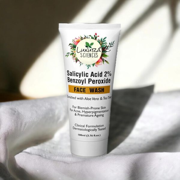 Luxura Sciences Salicylic Acid 2% Face Wash with Niacinamide, Aloe Vera & Tea Tree: 100ml - Image 3