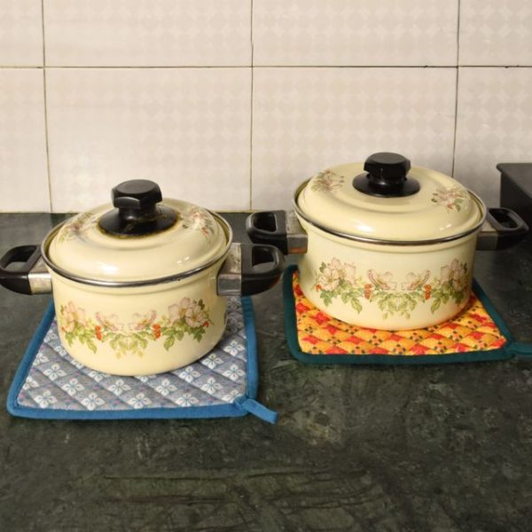 Indigifts Oven Microwave Pot Holders Set of 2| 8 x 8 Inch| Kitchen Cooking & Baking - Heat Resistant| Thick & Safe| Protection of Hands from Hot Utensils| Grill | Fabric- Cotton Duck | Poly Matty - Image 2
