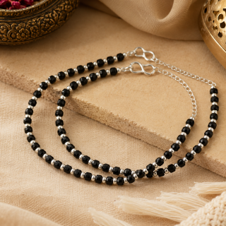 ACCESSHER Silver-Toned Black Beaded Anklets for Women & Girls | Elegant Stone Embellished Fashion Payal for Daily, Casual & Festive Wear | Pack of 1 Pair