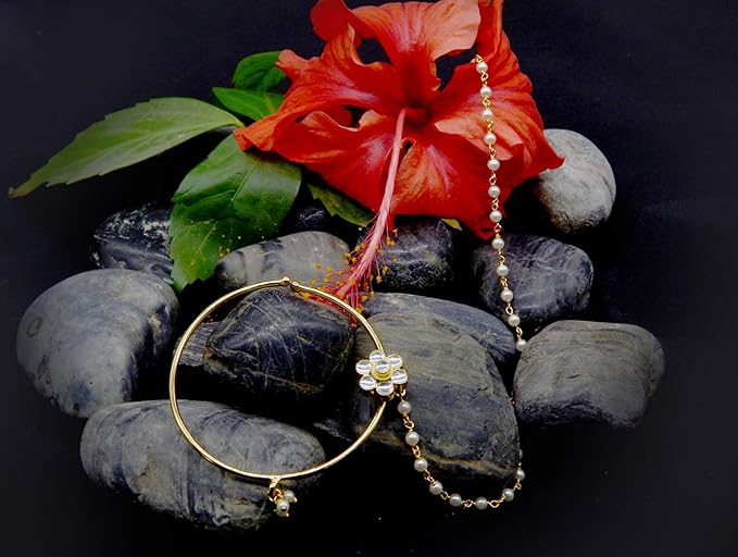 ACCESSHER Gold Plated Traditional Pachi/Jadau Kundan Embedded Bridal Statement Non Piercing/Clip On Nose Ring/Nathani with Pearl Chain for Women Pack of 1