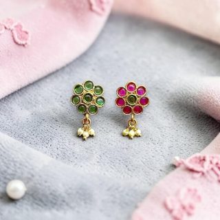 ACCESSHER Gold Tone Floral Nosepin Set - Stone & Faux Pearl Detailing